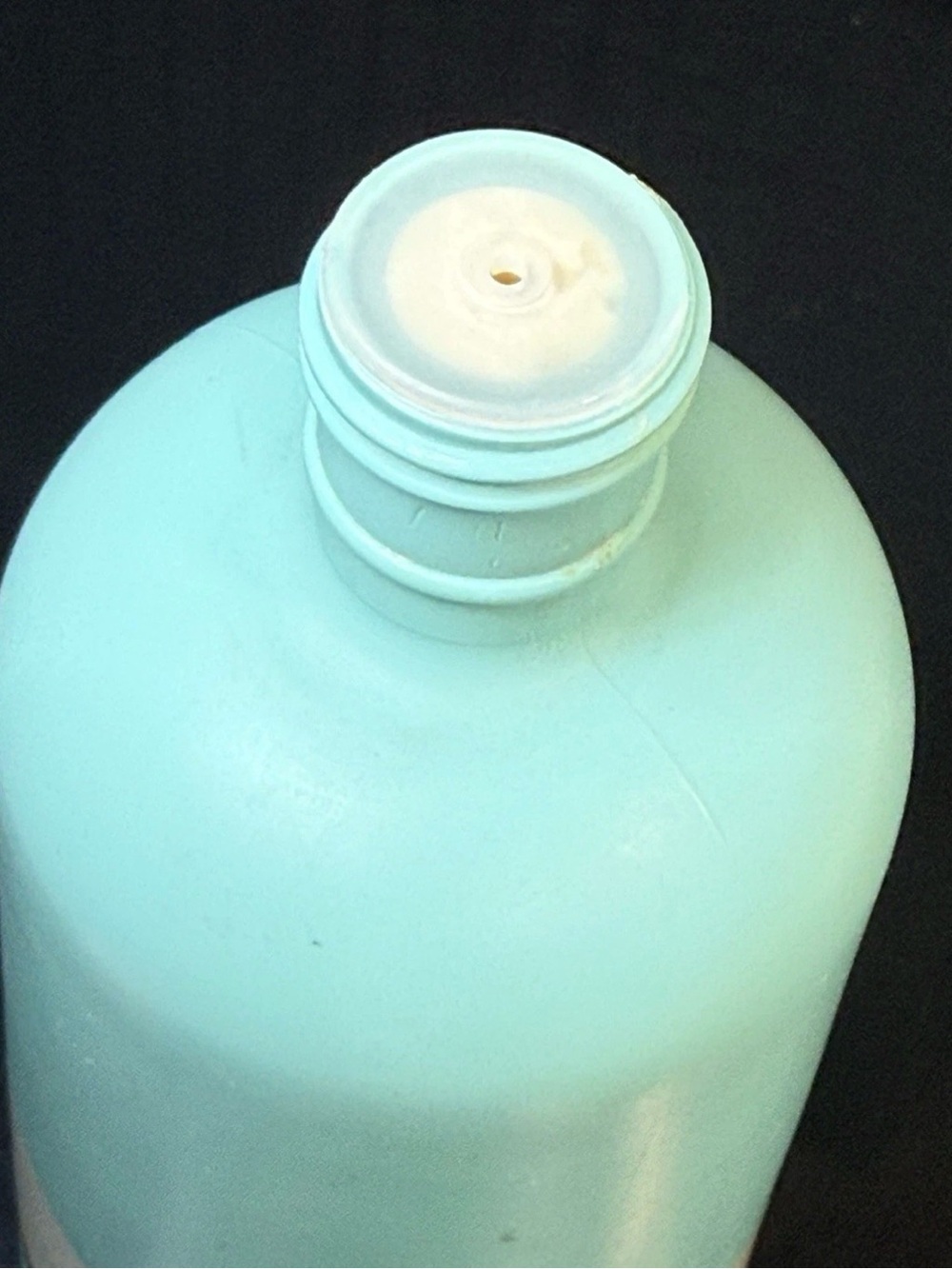 Vintage Avon Rich Moisture Body Lotion Blue Plastic Bottle 80% - Picture 6 of 6